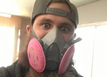 Можно ли отстранить от работы сотрудника из-за бороды? Разъясняет Роструд