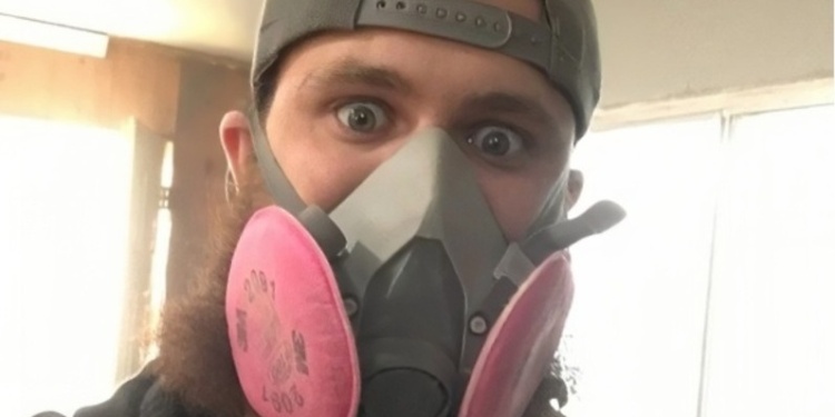 Можно ли отстранить сотрудника от работы из-за бороды? Разъясняет Роструд