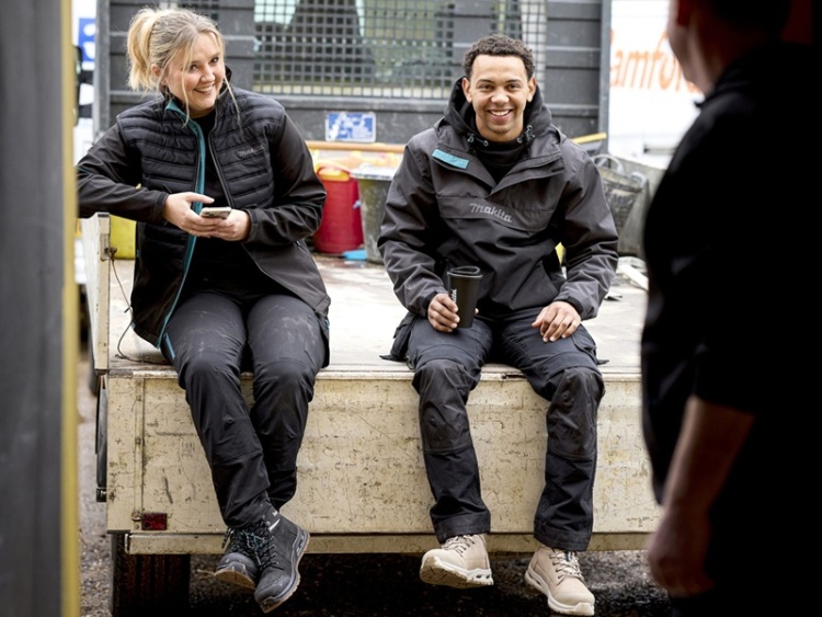 Makita запускает продажи линейки рабочей одежды «с головы до ног»