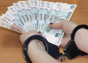 Экс-сотрудницу самарской компании будут судить за откаты при закупках спецодежды