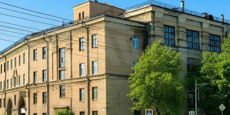 В Магнитогорске выставили на продажу историческую швейную фабрику