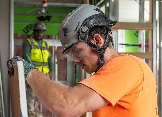 Издание Construction Digital представило топ-10 умных СИЗ для строителей