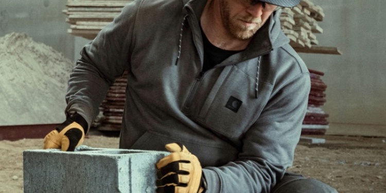 Carhartt выпустила коллекцию «стальной» спецодежды